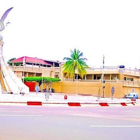 Hotel Saint Thomas Lomé Kültér fotó