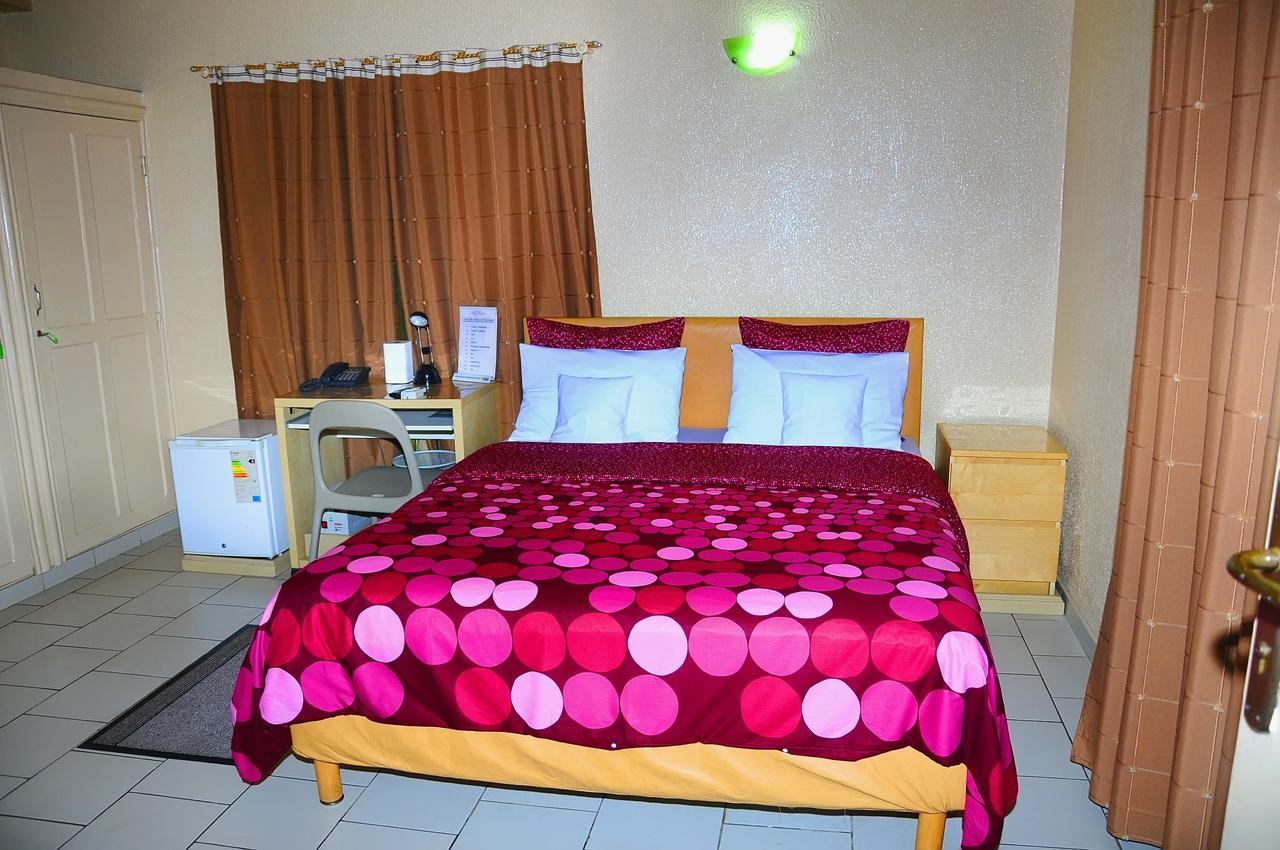 Hotel Saint Thomas Lomé Kültér fotó
