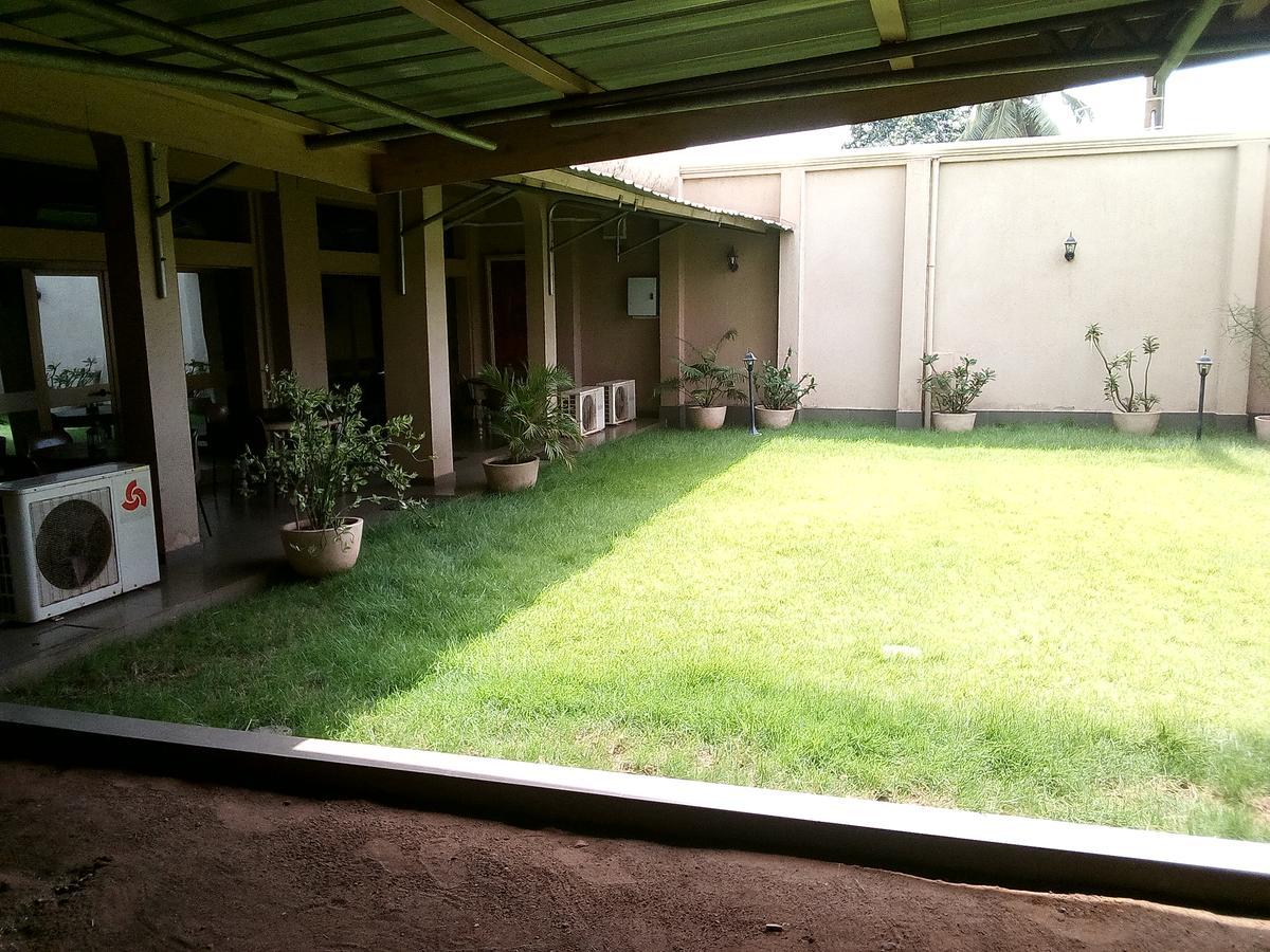 Hotel Saint Thomas Lomé Kültér fotó