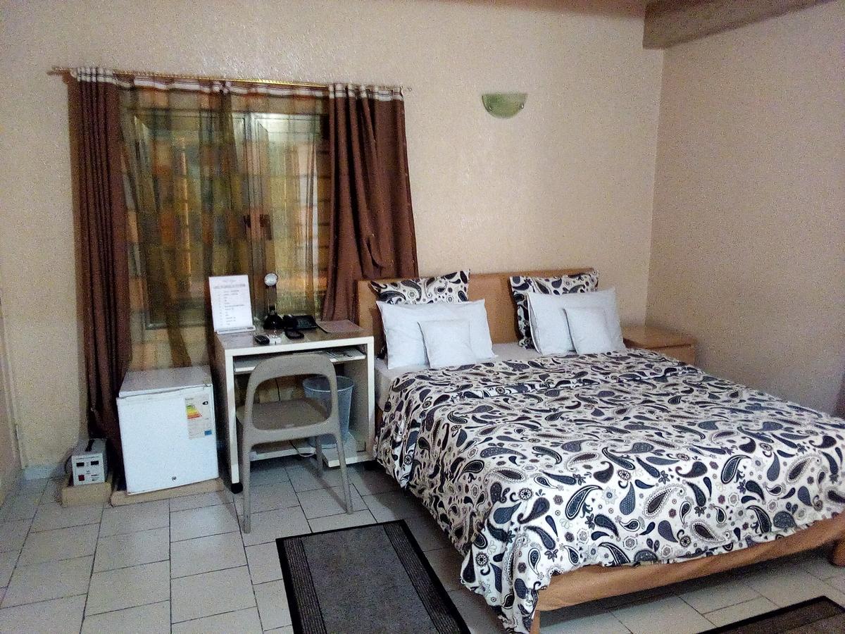Hotel Saint Thomas Lomé Kültér fotó