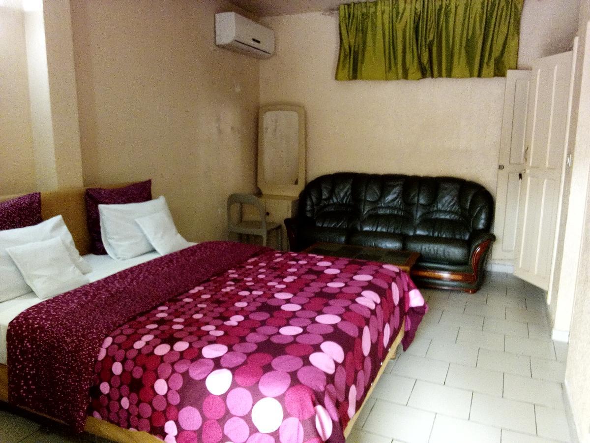 Hotel Saint Thomas Lomé Kültér fotó