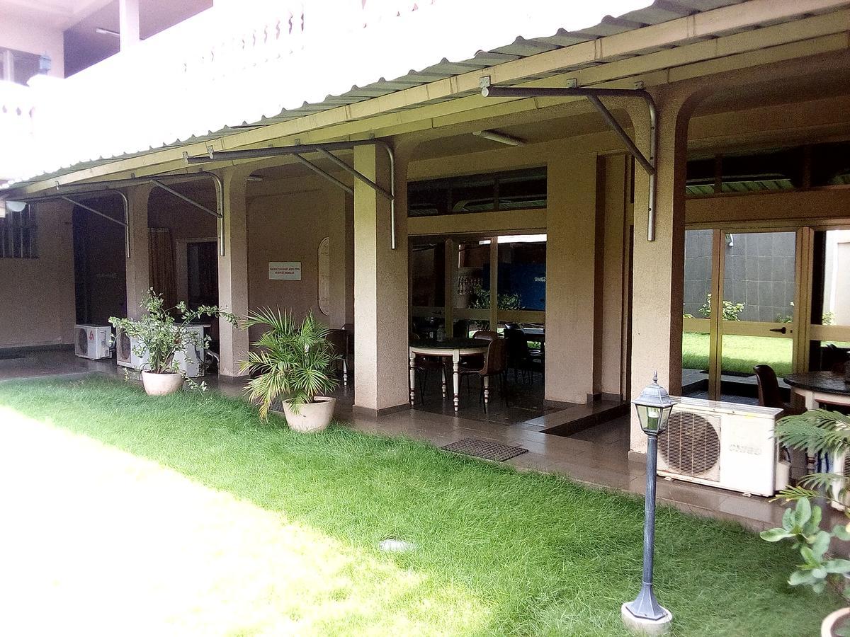 Hotel Saint Thomas Lomé Kültér fotó